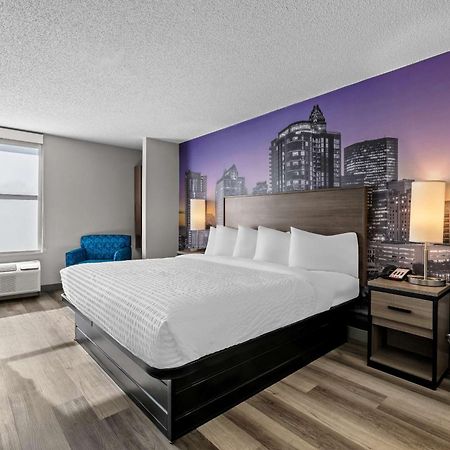 Отель Clarion Pointe Archdale Экстерьер фото