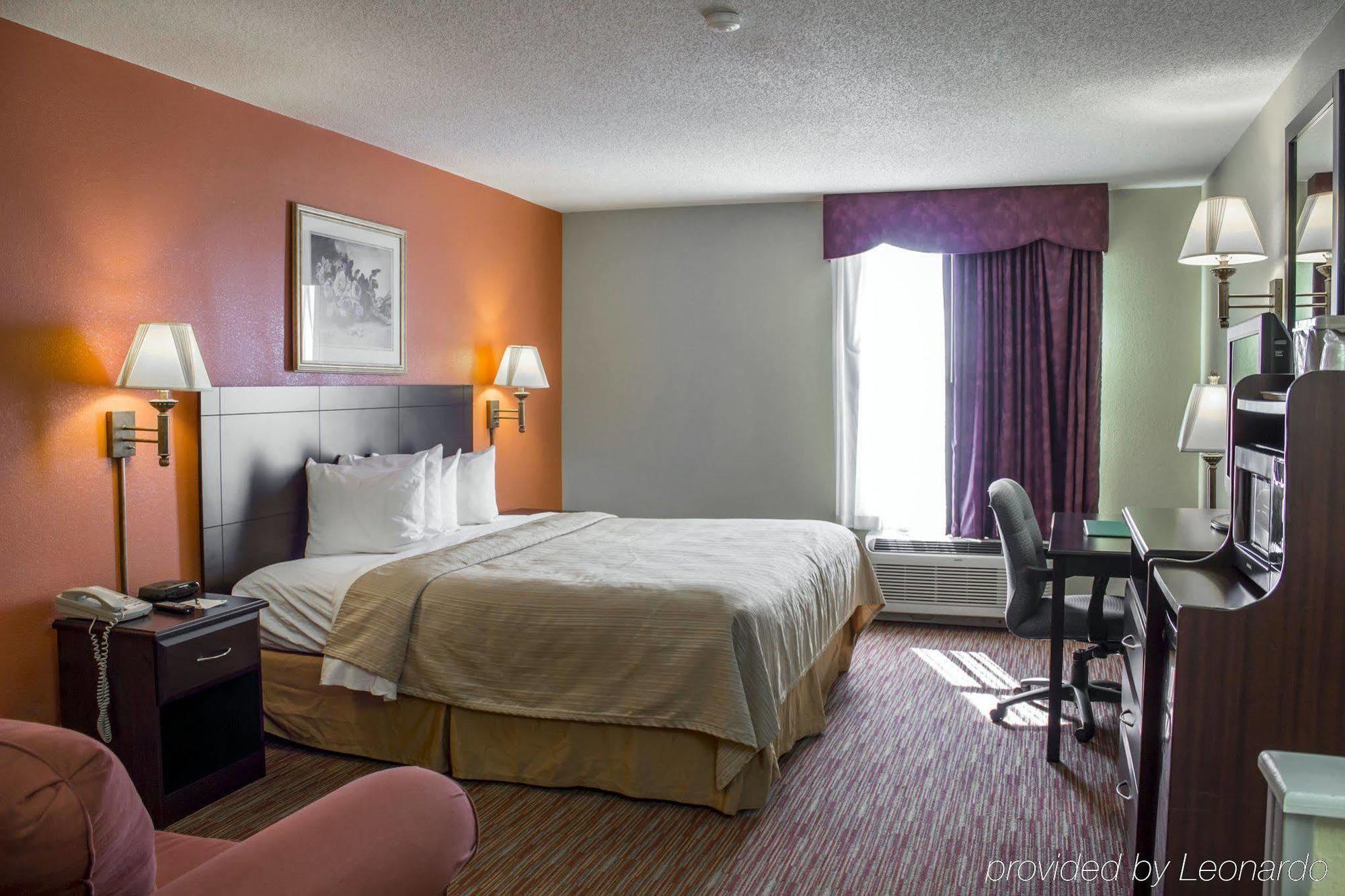 Отель Clarion Pointe Archdale Экстерьер фото