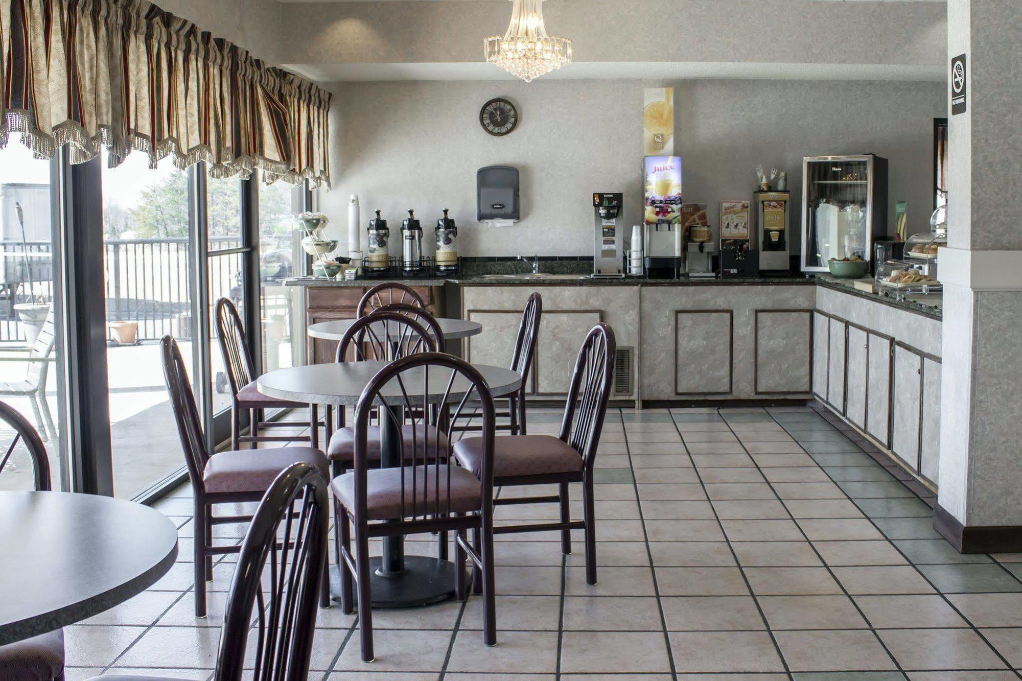 Отель Clarion Pointe Archdale Экстерьер фото
